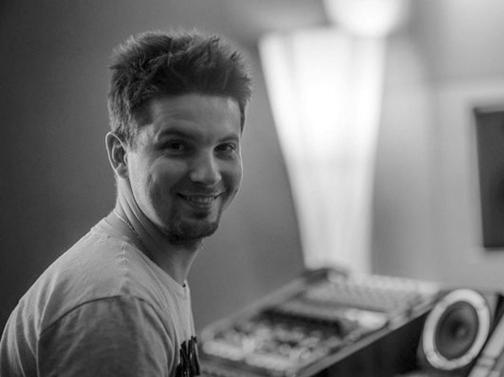 GRZEGORZ LOJOWSKI